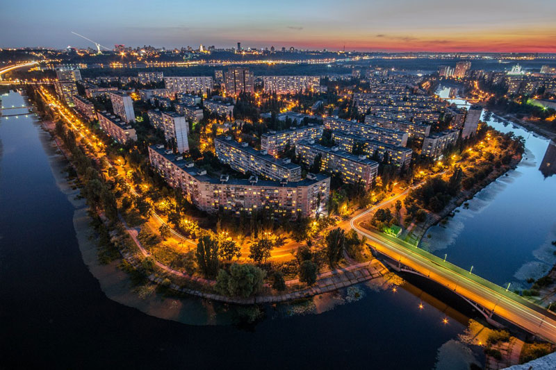 Вид на нічний Київ